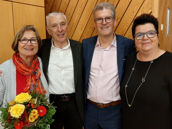 Verabschiedung des Vorsitzenden des Verwaltungsrates – Von links nach rechts:  Ilse Trotter, Hans-Dieter Trotter (bisheriger Vorsitzender VWR), Hans-Jürgen Wagner (Stellv. Vorsitzender VWR), Karin Schwarz (Vorständin Ev. Diakonieverein)