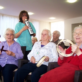 Betreuungsassistenz beim Singen und Musizieren