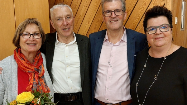 Verabschiedung des Vorsitzenden des Verwaltungsrates – Von links nach rechts:  Ilse Trotter, Hans-Dieter Trotter (bisheriger Vorsitzender VWR), Hans-Jürgen Wagner (Stellv. Vorsitzender VWR), Karin Schwarz (Vorständin Ev. Diakonieverein)